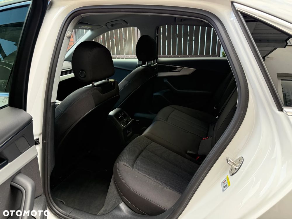 Audi A4 Limousine - 9
