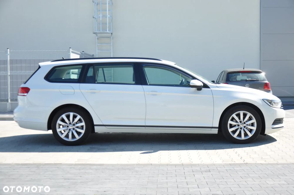 Volkswagen Passat 2.0 TDI SCR Comfortline - 4