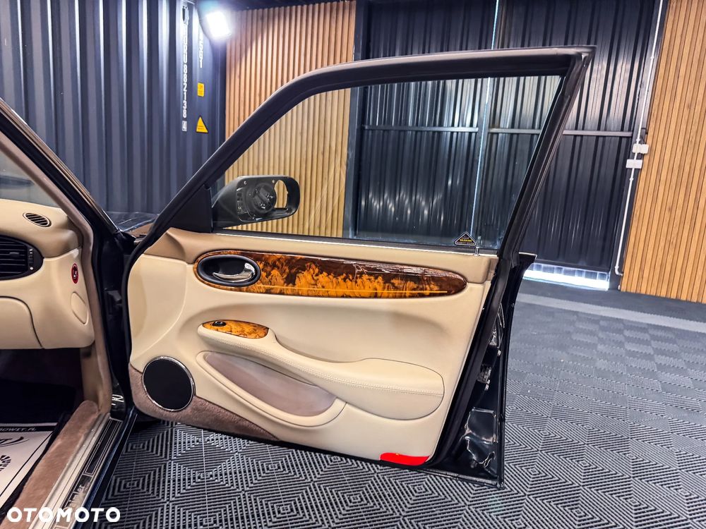 Jaguar Daimler 8 - 18