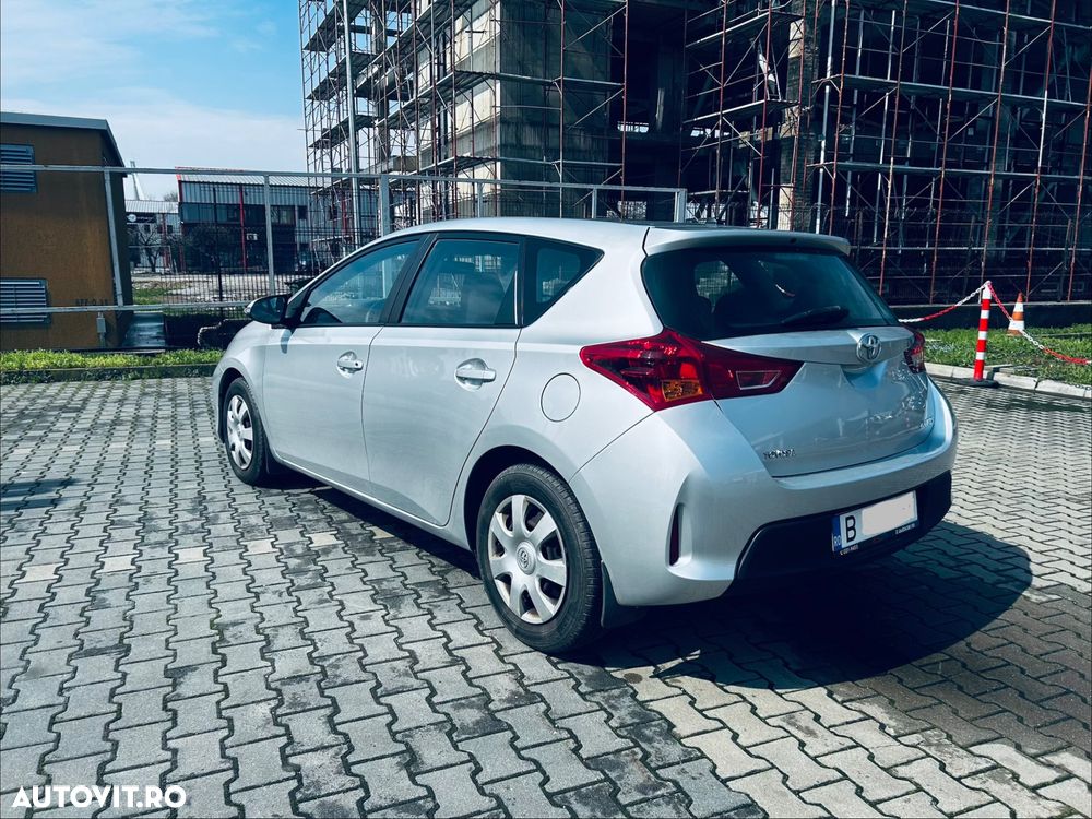 Toyota Auris 1.33 Dual VVT-i Terra - 2