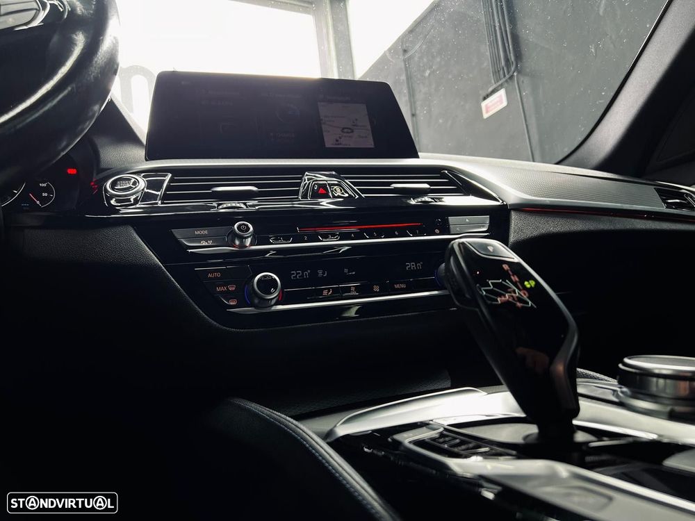 BMW 530 e iPerformance Pack M - 17