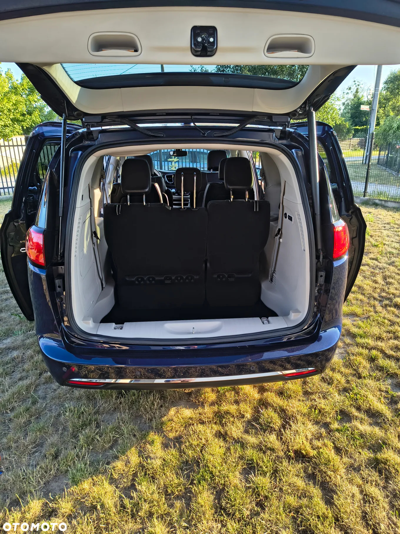 Chrysler Pacifica - 29