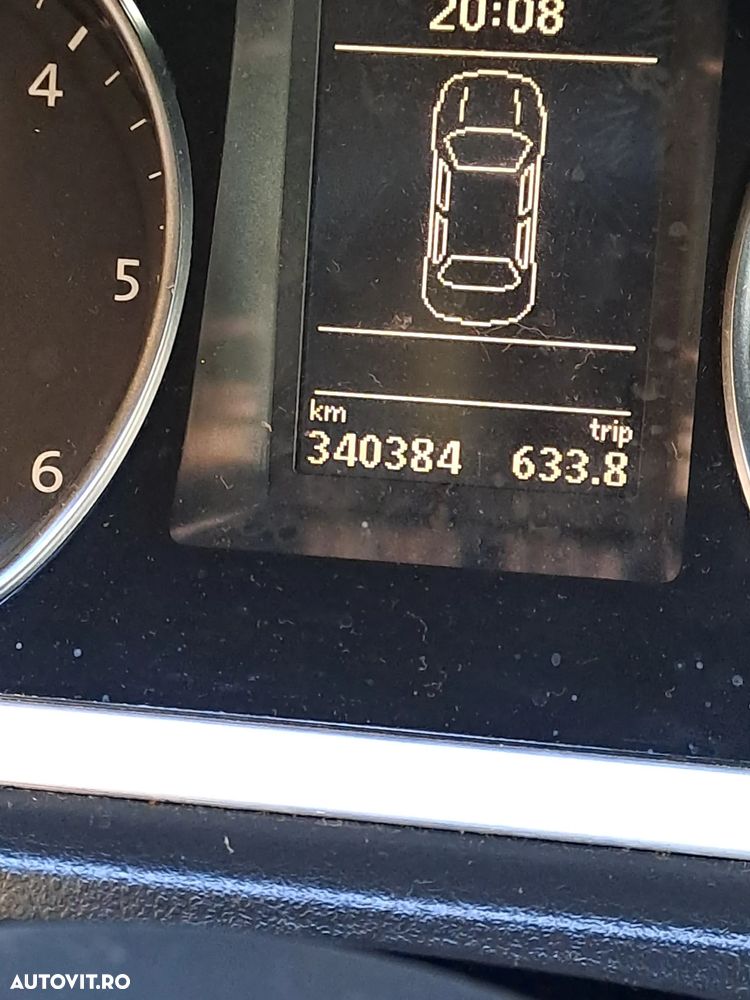 Volkswagen Passat 2.0TDI Sportline DPF DSG - 9
