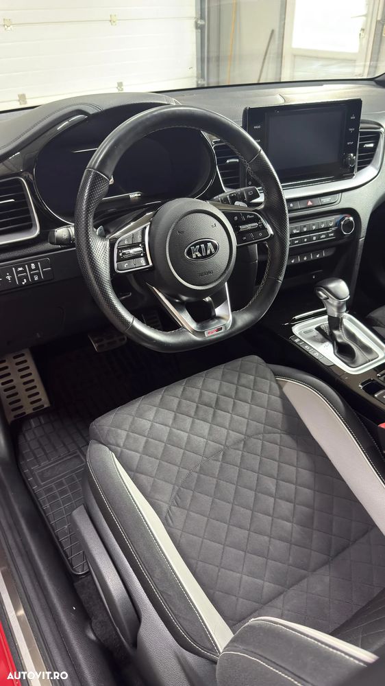 Kia Ceed 1.5 T-GDI MHEV 7DCT GT Line - 19