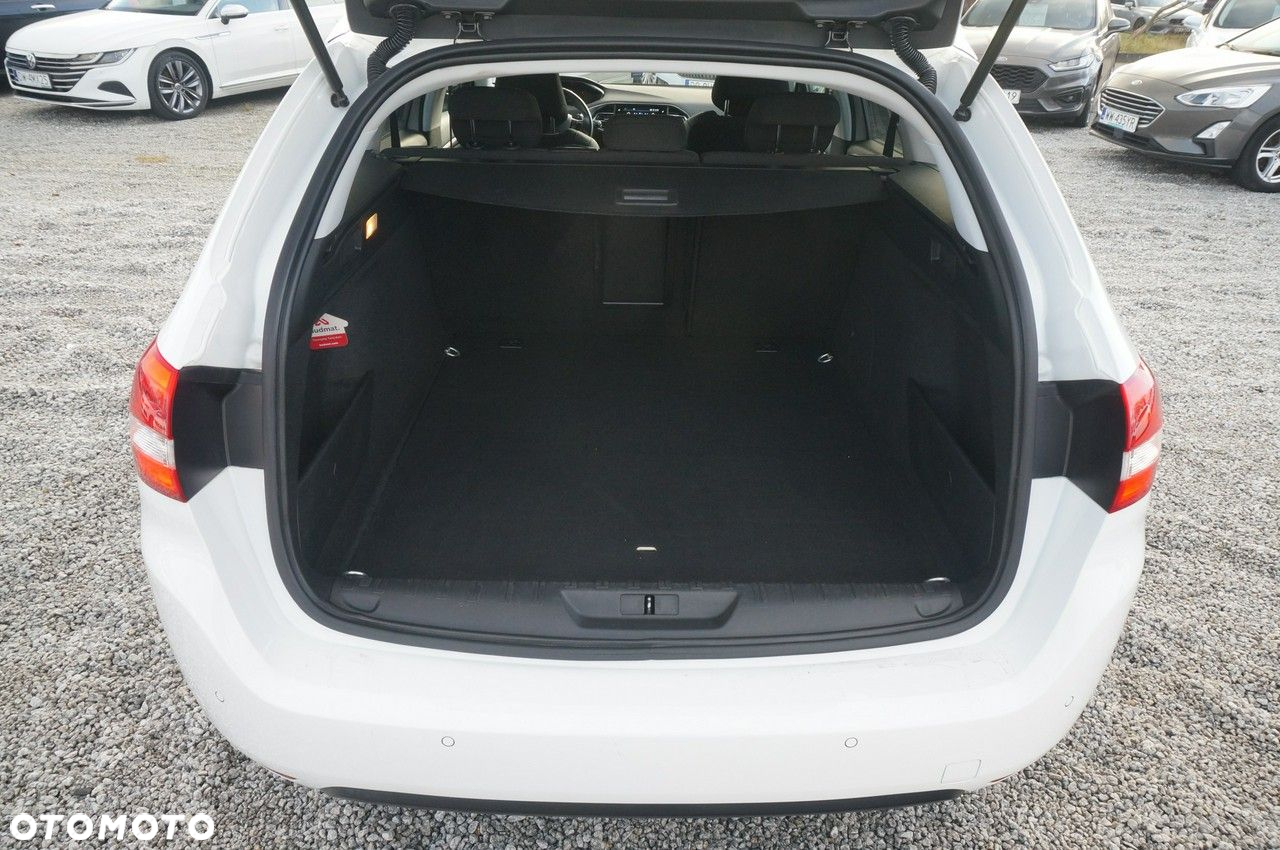 Peugeot 308 1.5 BlueHDi Allure Pack S&S EAT8 - 33