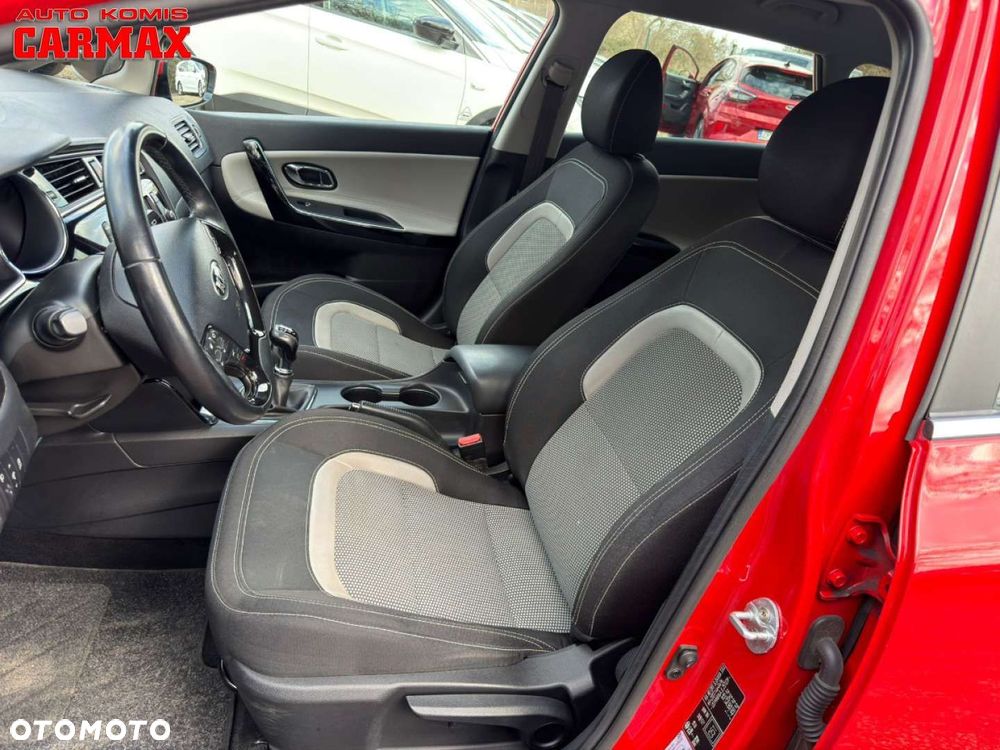 Kia Ceed - 12