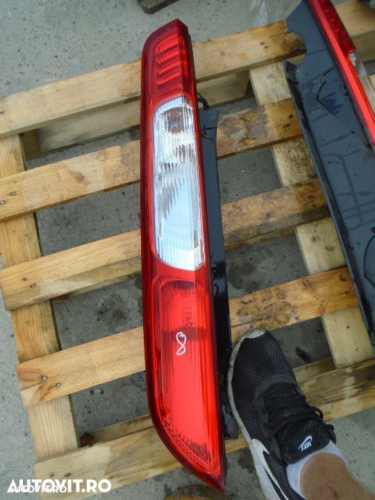 Stop stanga Ford Focus 2 din 2006 - 1