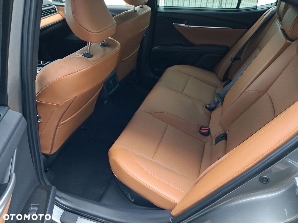 Toyota Camry - 15
