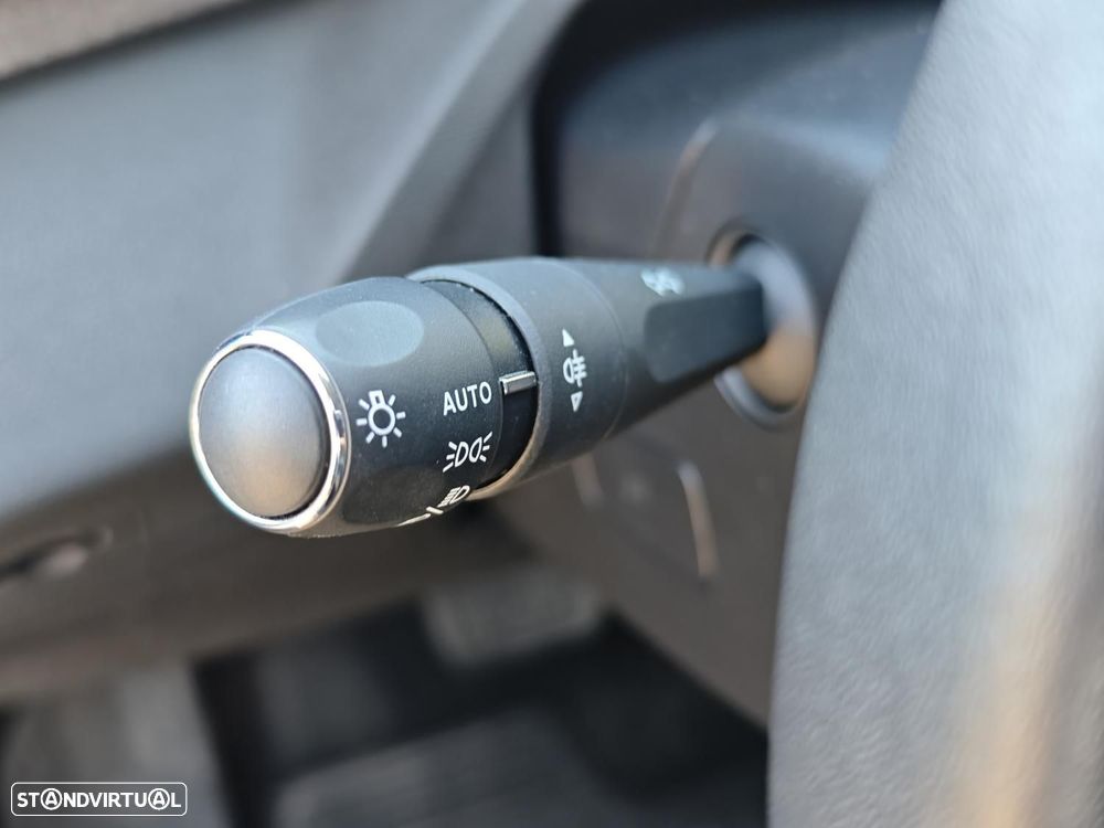 Peugeot 308 1.5 BlueHDi Allure EAT8 - 26