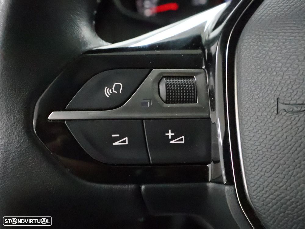 Peugeot 2008 1.2 PureTech Allure - 15