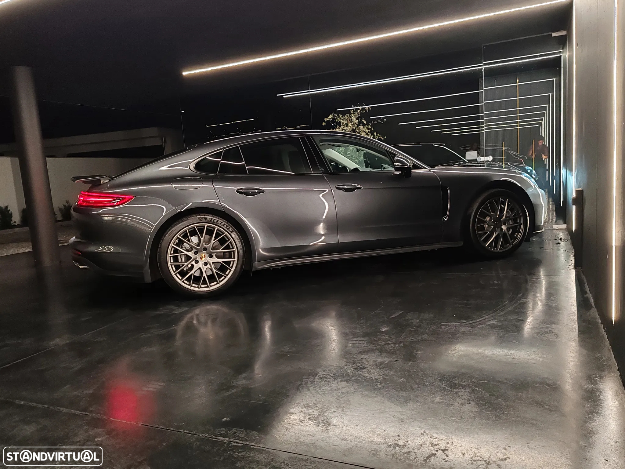 Porsche Panamera 4 E-Hybrid - 13