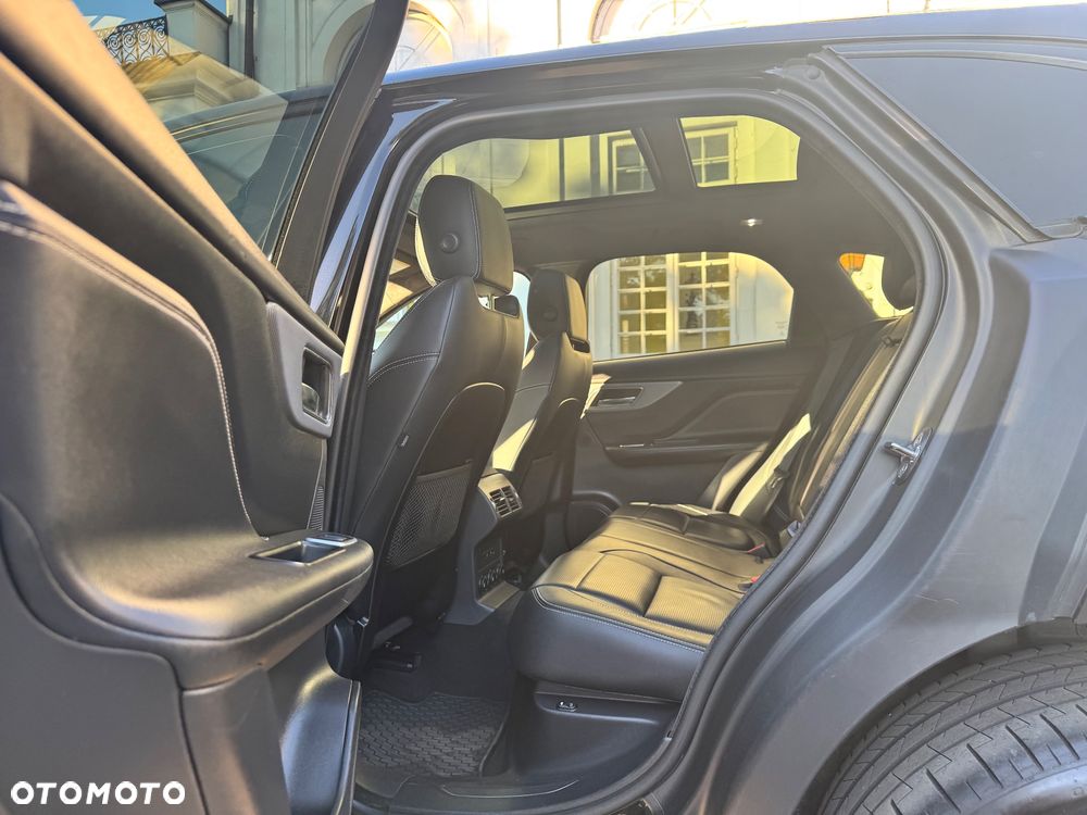 Jaguar F-Pace 3.0 V6 AWD S - 17