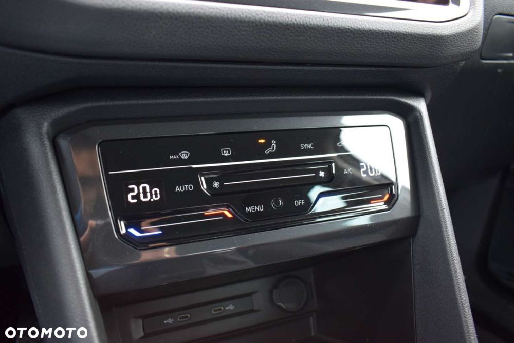 Volkswagen Tiguan - 36