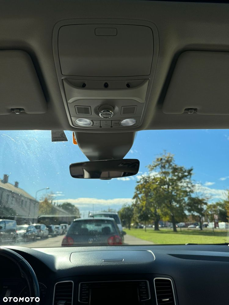 Volkswagen Sharan 2.0 TDI DSG Highline Black Style - 23