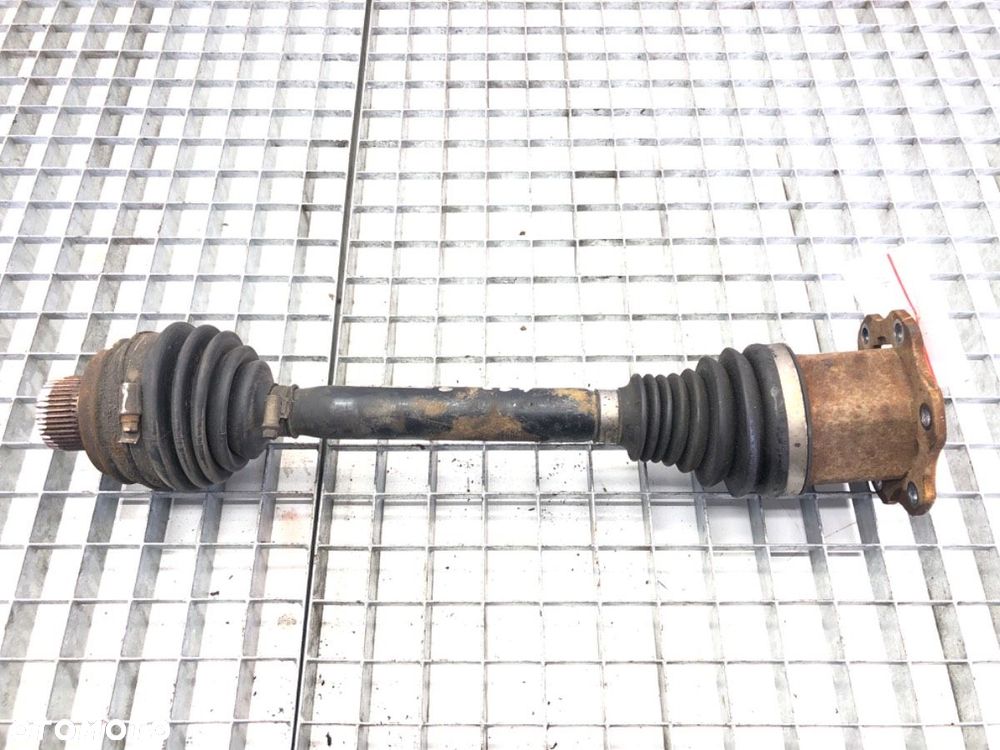 PÓŁOŚ PRAWY PRZÓD - 80.00 PLN - AUDI A4 B8 Avant (8K5) 2007 - 2015 2.0 TFSI flexible fuel - 1