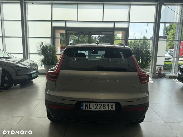 Volvo XC 40 B3 Plus Dark - 11