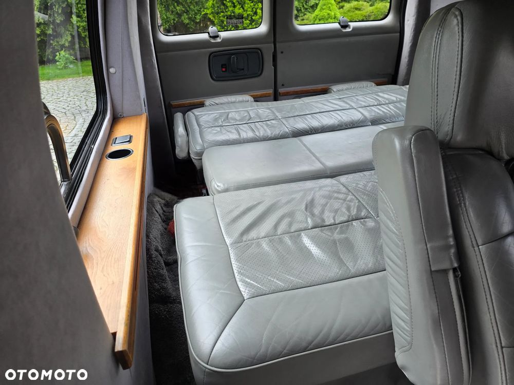 Chevrolet Express - 15