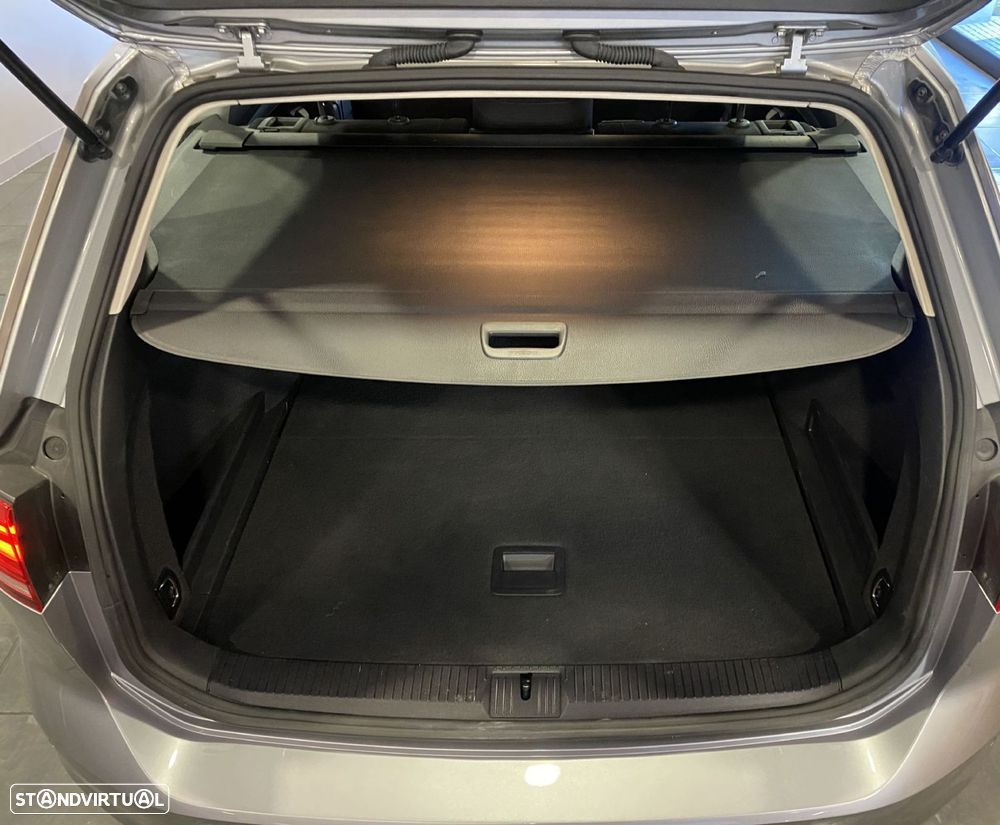 VW Passat Variant - 56