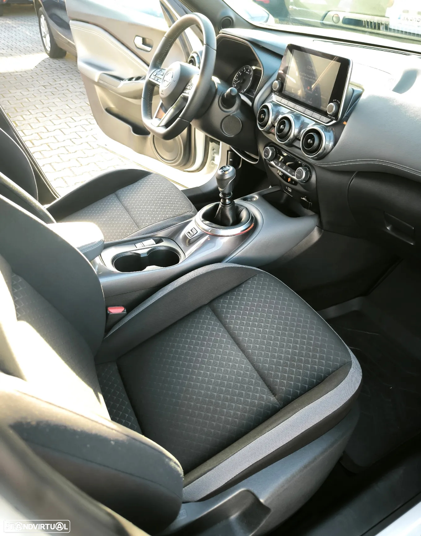 Nissan Juke 1.0 DIG-T N-Connecta - 21