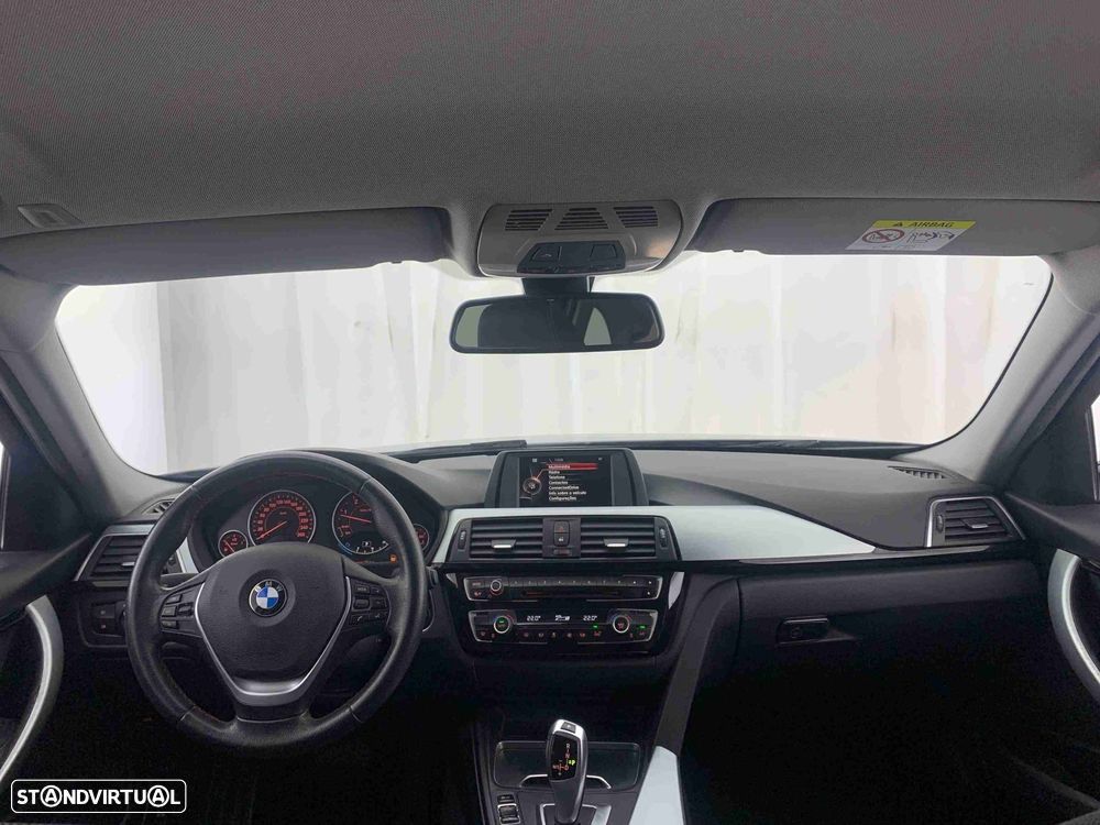 BMW 318 d Touring Line Sport Auto - 13