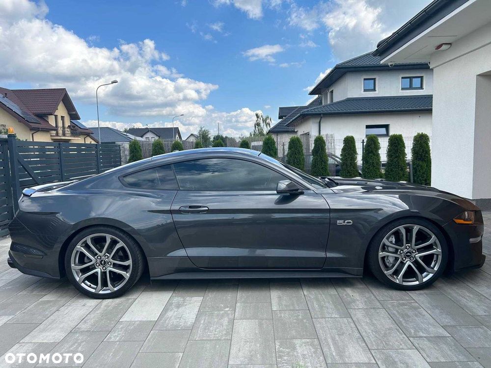 Ford Mustang - 4