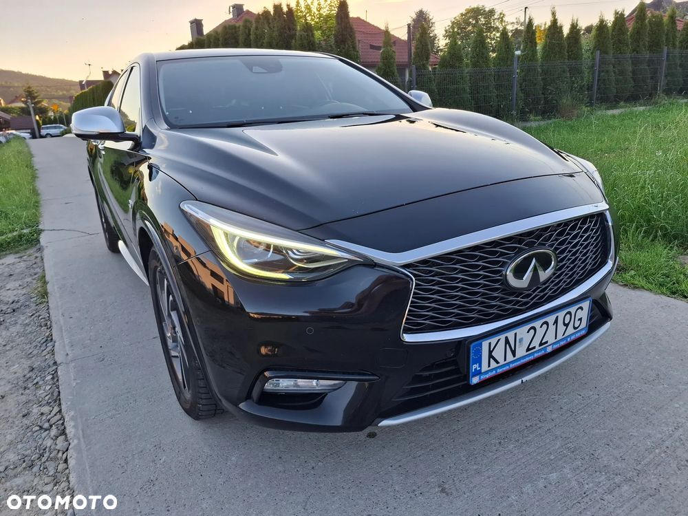 Infiniti Q30 2.2d Premium AWD 7DCT - 2