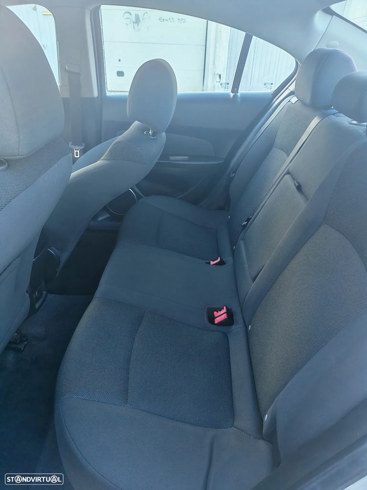 Chevrolet Cruze 1.7 VCDi LTZ - 8