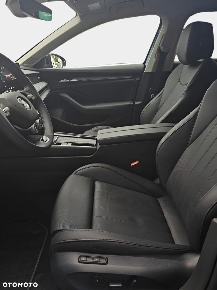 Skoda Superb 2.0 TDI SCR Selection DSG - 33