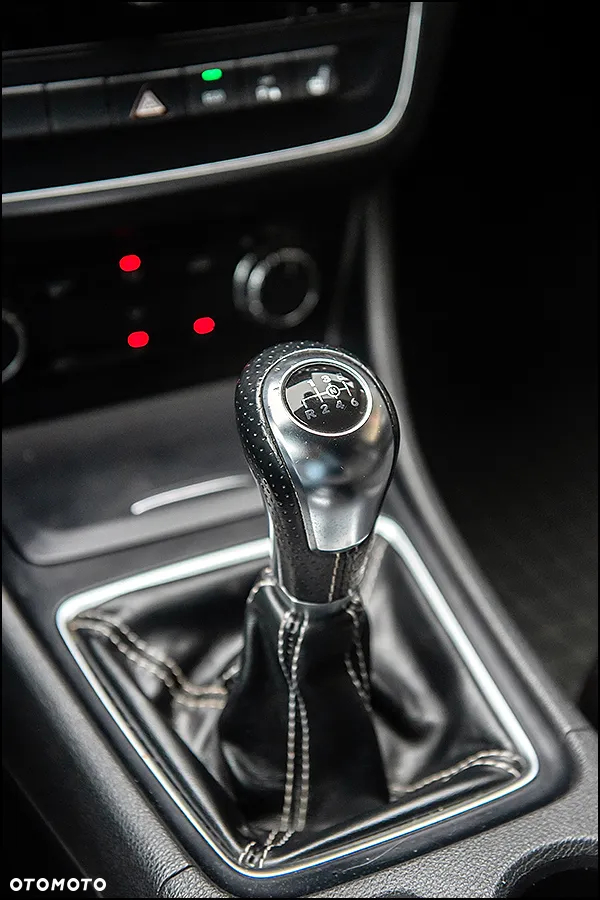 Mercedes-Benz CLA - 27
