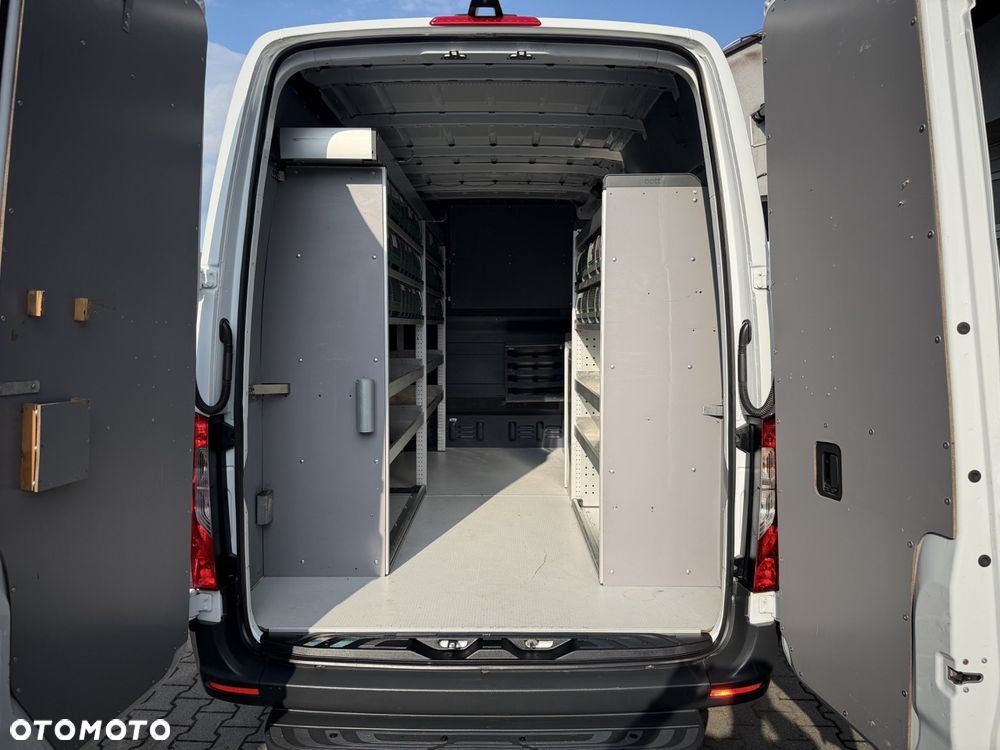 Mercedes-Benz Sprinter - 28