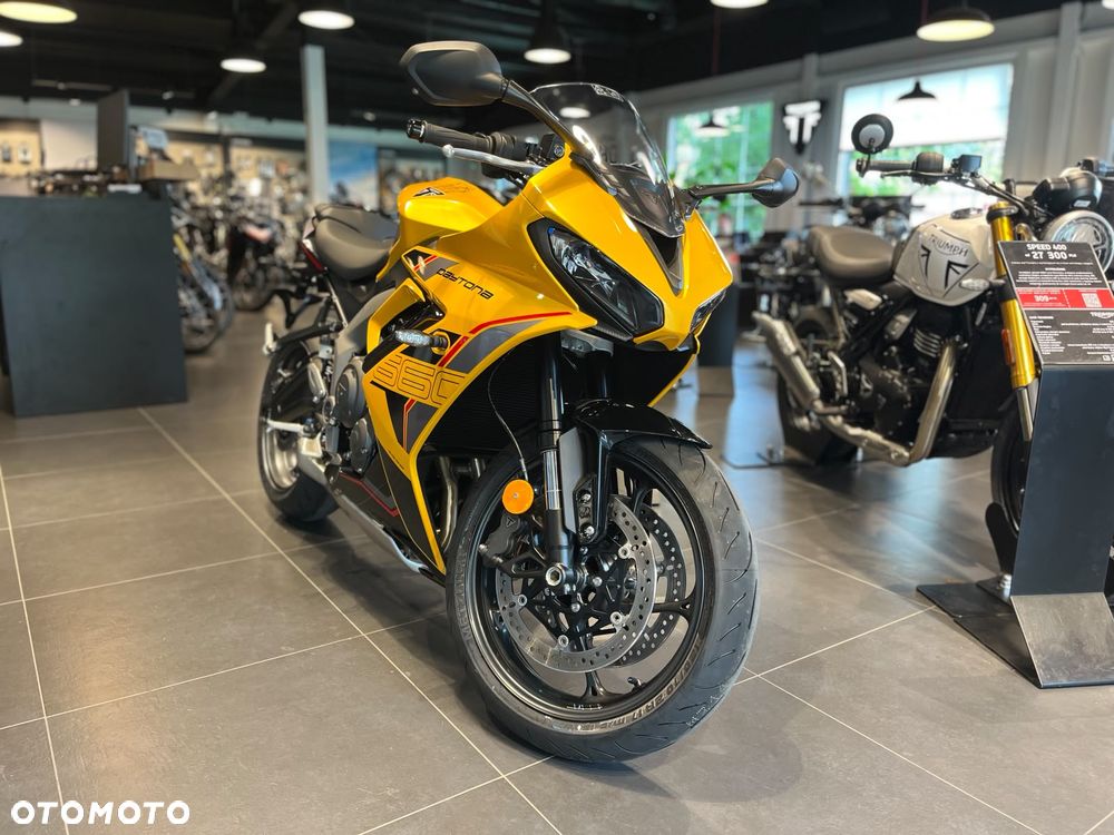 Triumph Daytona - 2