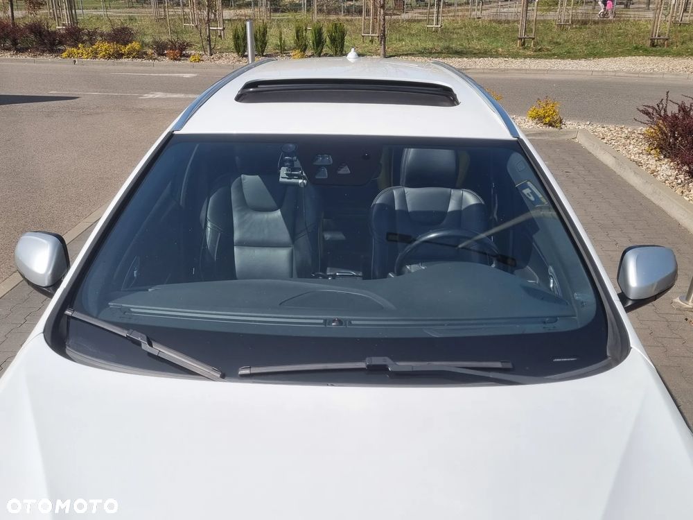 Volvo V60 D6 AWD Plug-in Hybrid R-Design Summum - 15