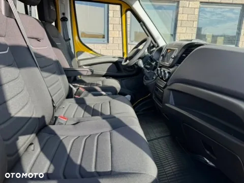 Iveco Daily 70C18 - 11