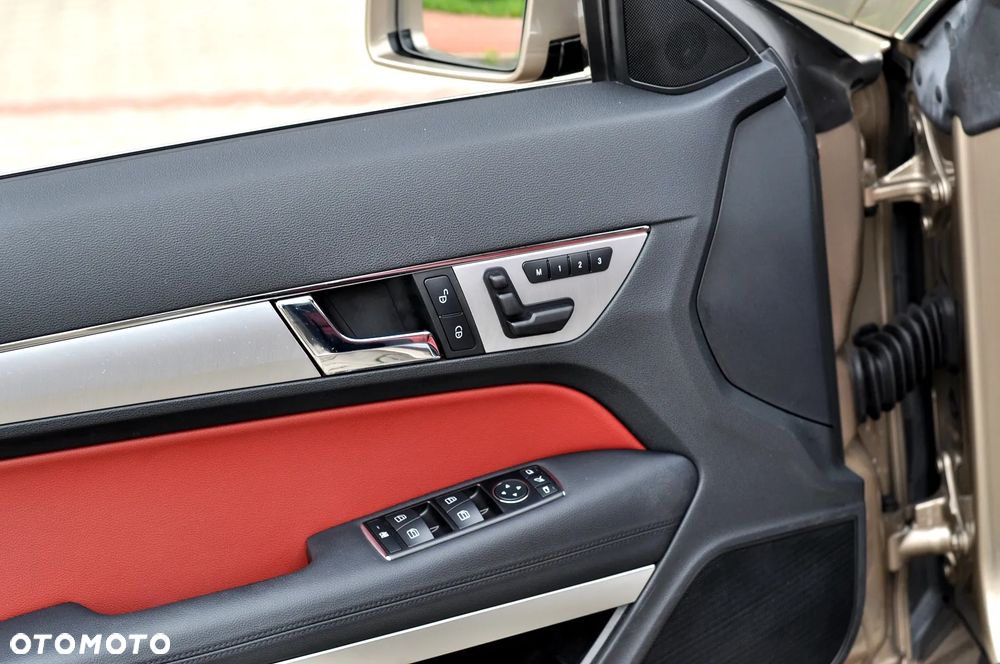 Mercedes-Benz Klasa E 350 CGI BlueEFFICIENCY 7G-TRONIC Avantgarde - 25