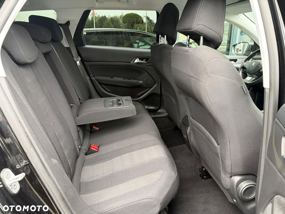 Peugeot 308 - 8