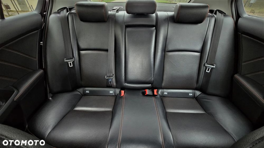 Toyota Avensis 1.8 Premium - 20