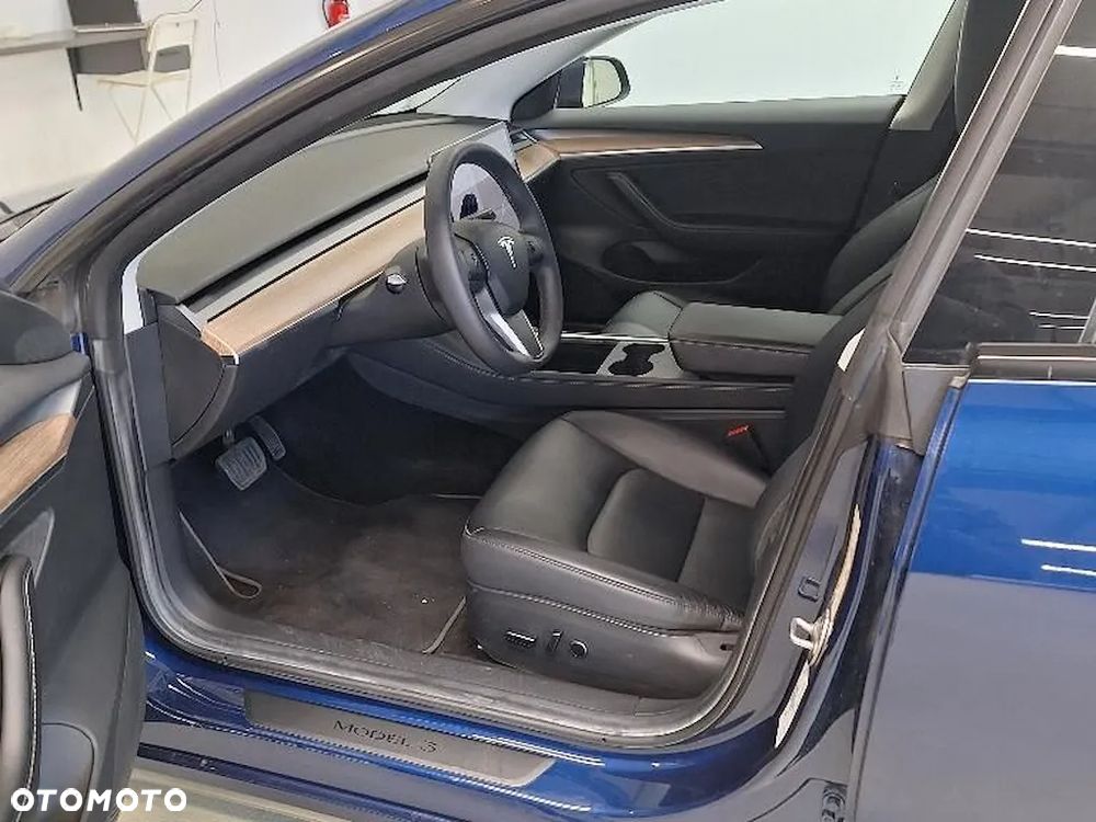 Tesla Model 3 - 14