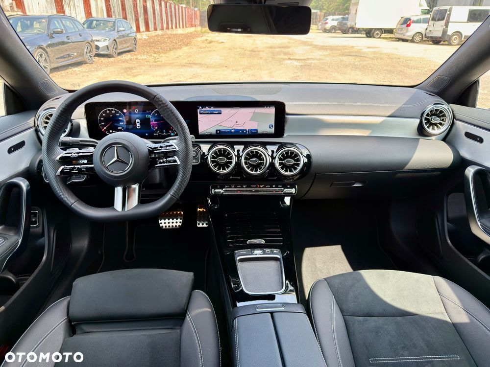 Mercedes-Benz CLA 200 d AMG Line 8G-DCT - 11