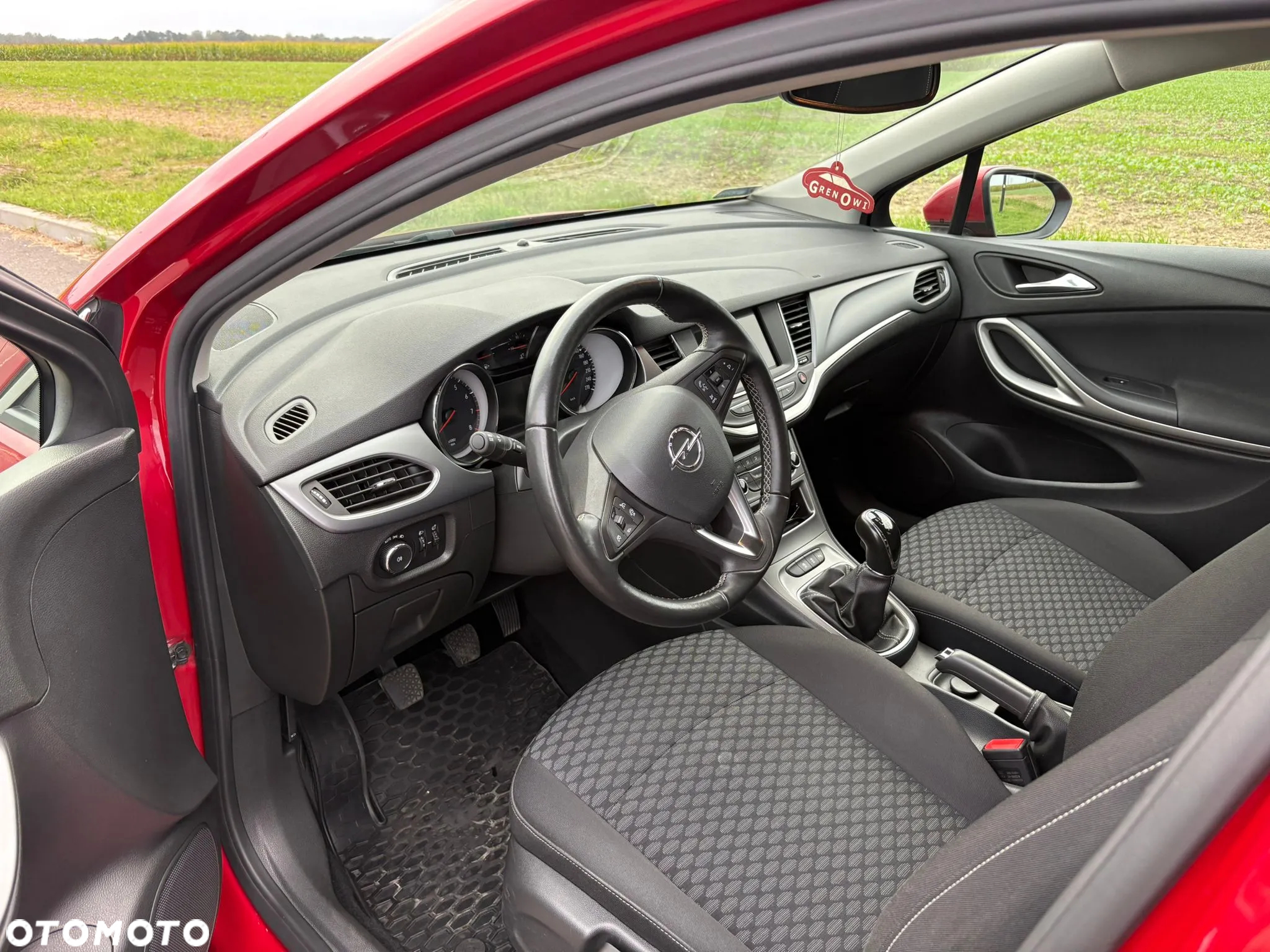 Opel Astra V 1.2 T Edition S&S - 10