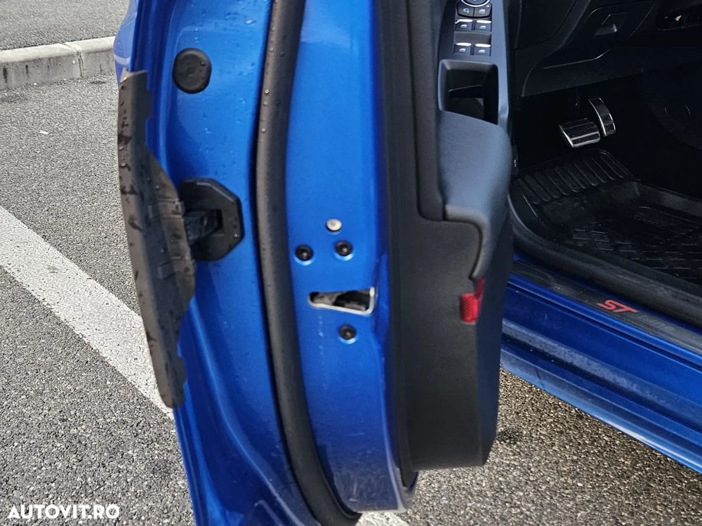 Ford Focus 1.5 Ecoboost ST-Line - 9