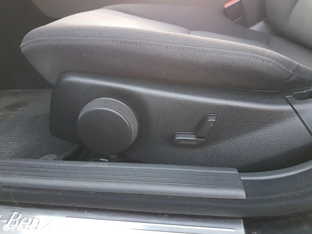 Mercedes-Benz Klasa C 200 T (BlueEFFICIENCY) Avantgarde - 23