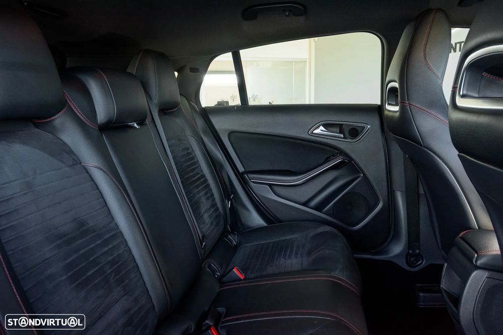 Mercedes-Benz CLA 200 d Shooting Brake AMG Line - 26