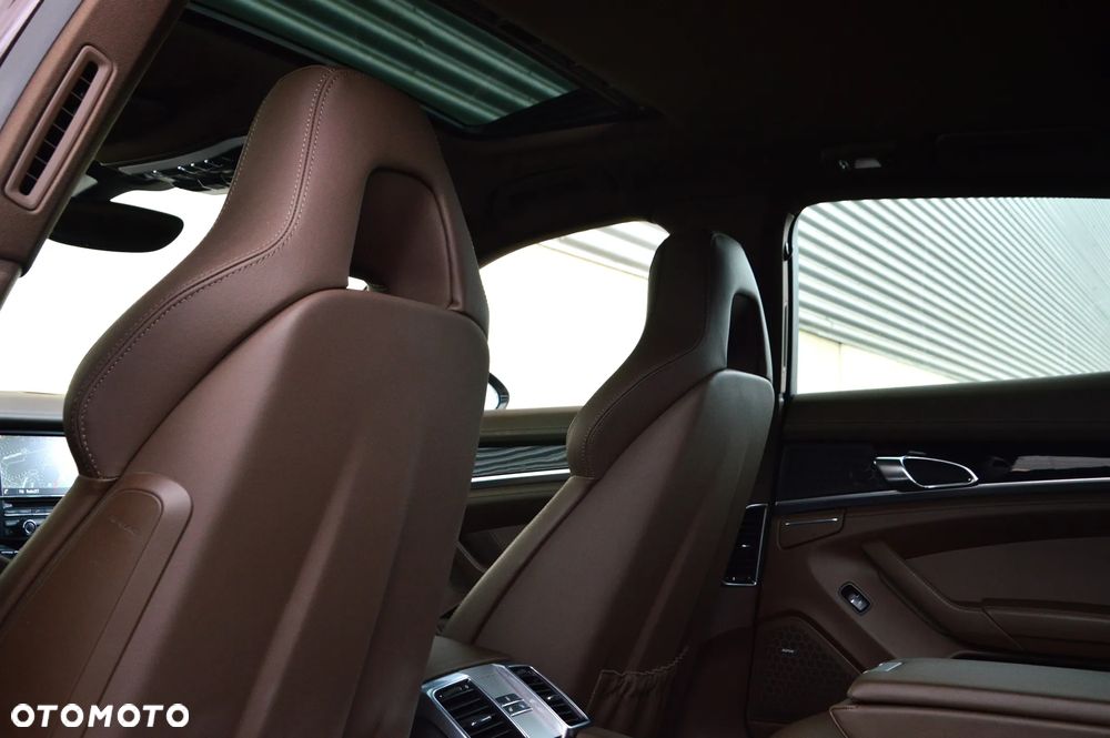 Porsche Panamera 4S - 19