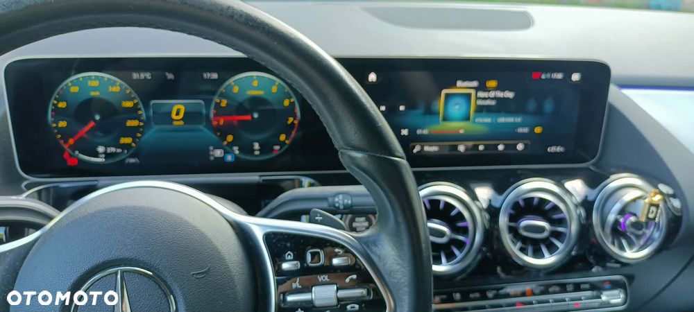 Mercedes-Benz GLA 200 Progressive - 22