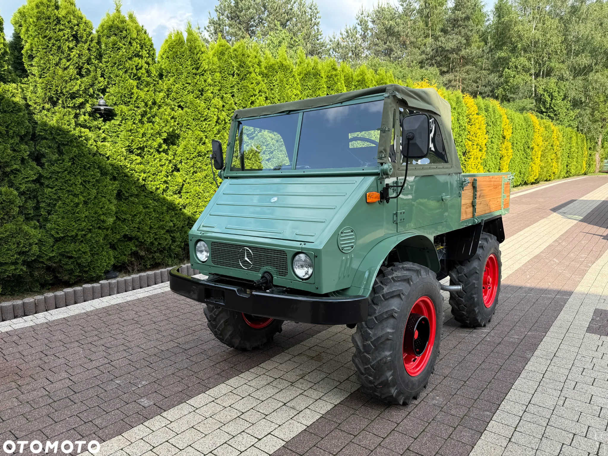 Mercedes-Benz UNIMOG 411 - 2