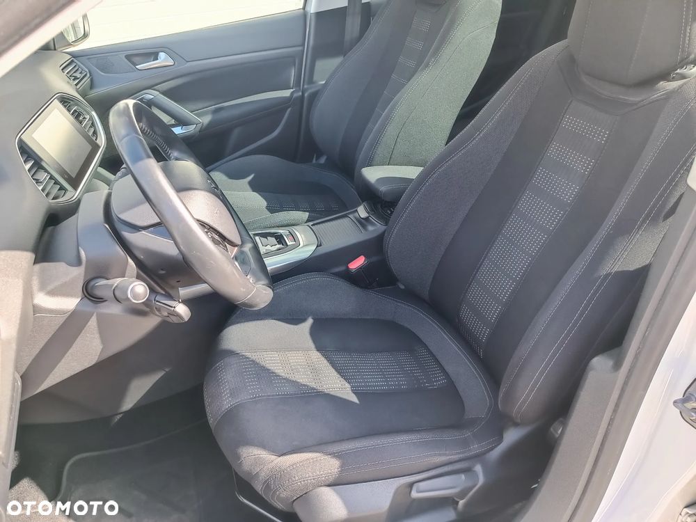 Peugeot 308 130 e-THP Stop & Start Allure - 28