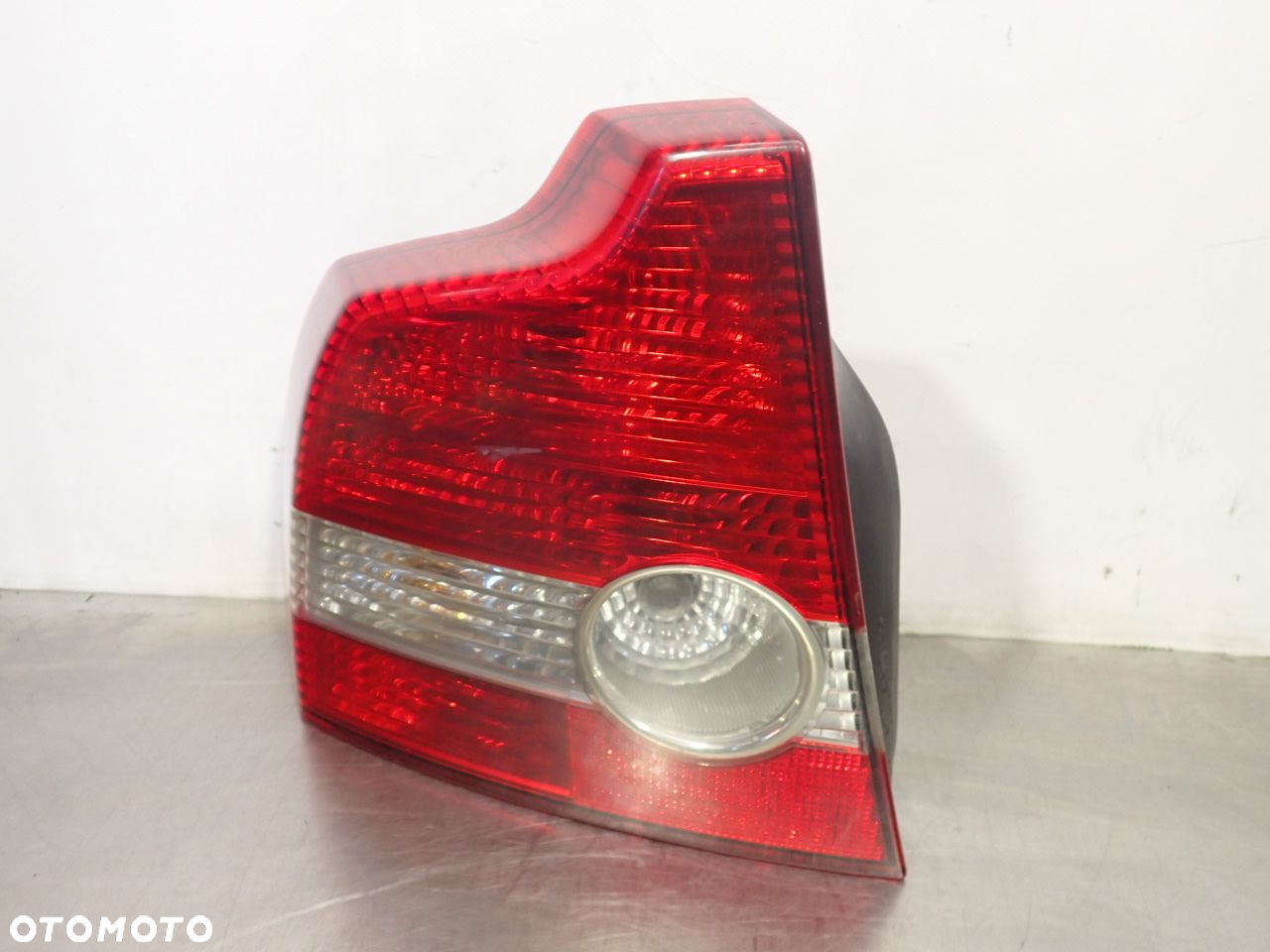 LAMPA LEWA TYLNA VOLVO S40 II - 2