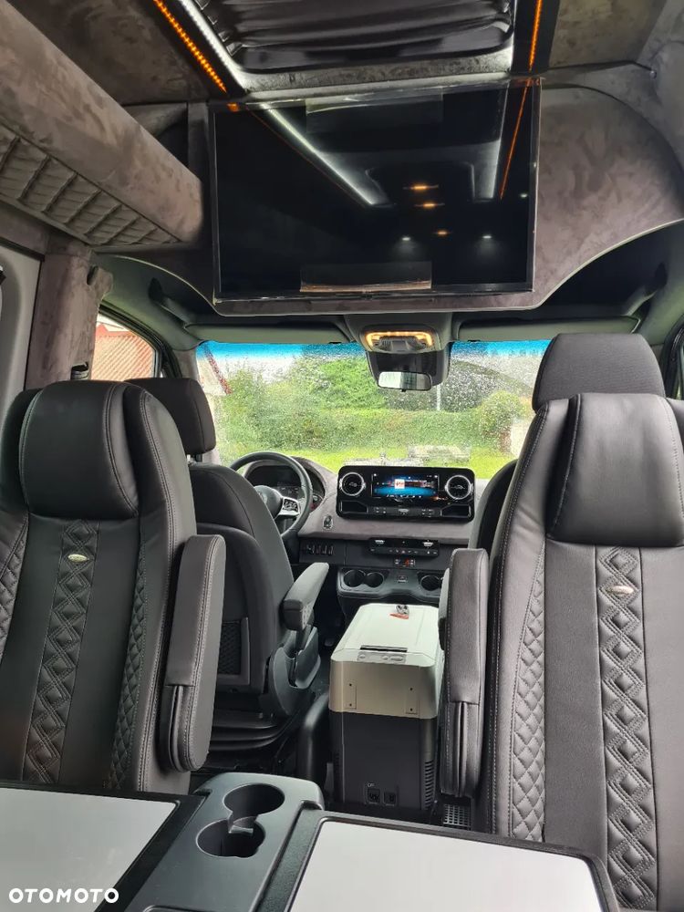 Mercedes-Benz Sprinter - 10