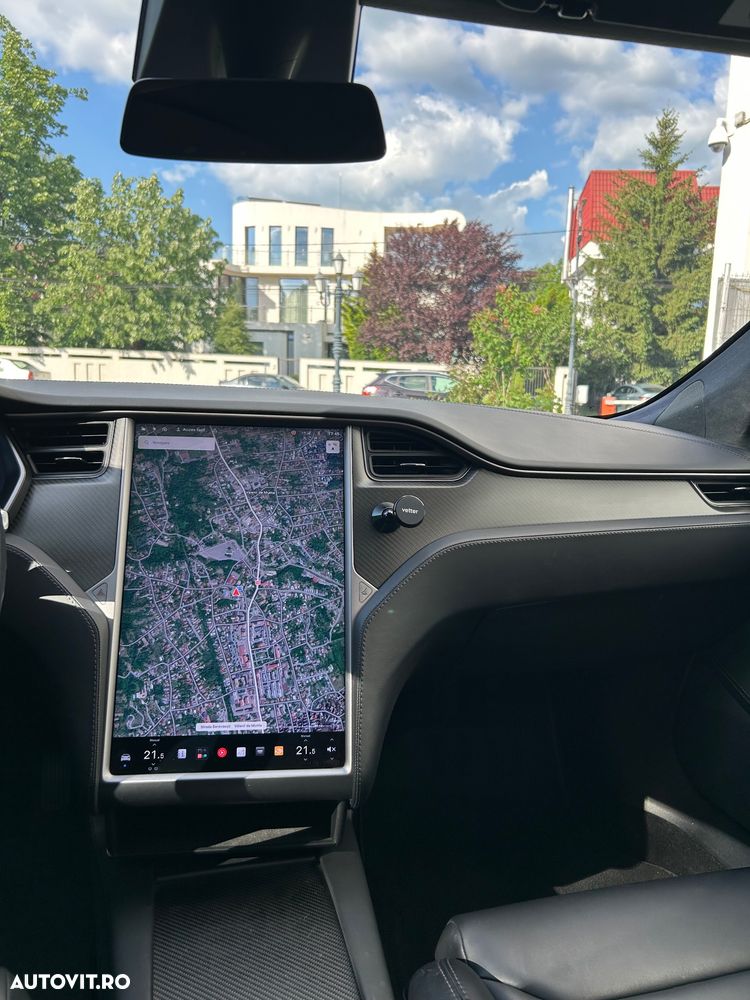 Tesla Model S - 22