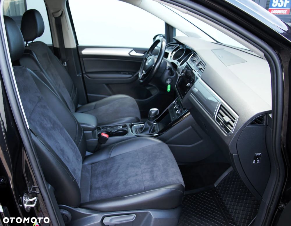 Volkswagen Touran 1.6 TDI SCR (BlueMotion Technology) DSG Trendline - 11